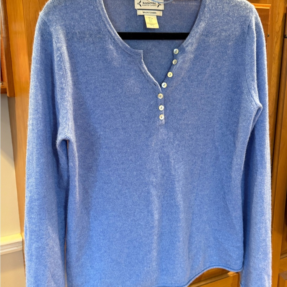 Size large cashmere Button-Up Sweater in blue